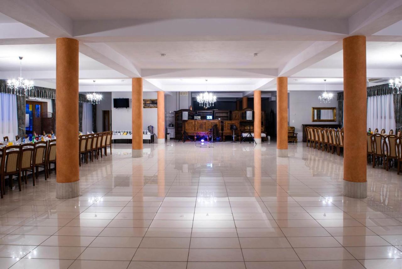 Zlota Roza Hotel Sedziszow Buitenkant foto