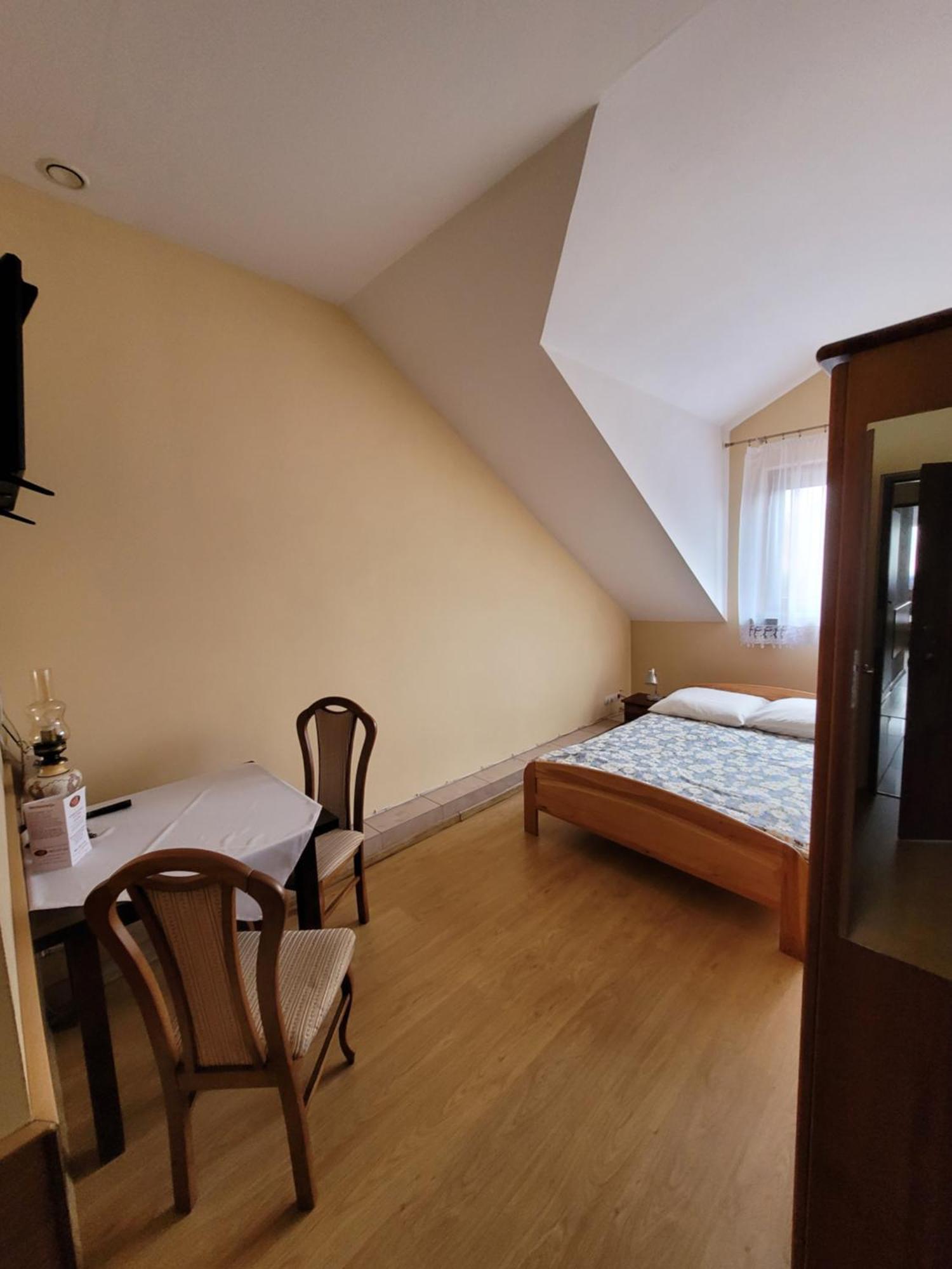 Zlota Roza Hotel Sedziszow Buitenkant foto
