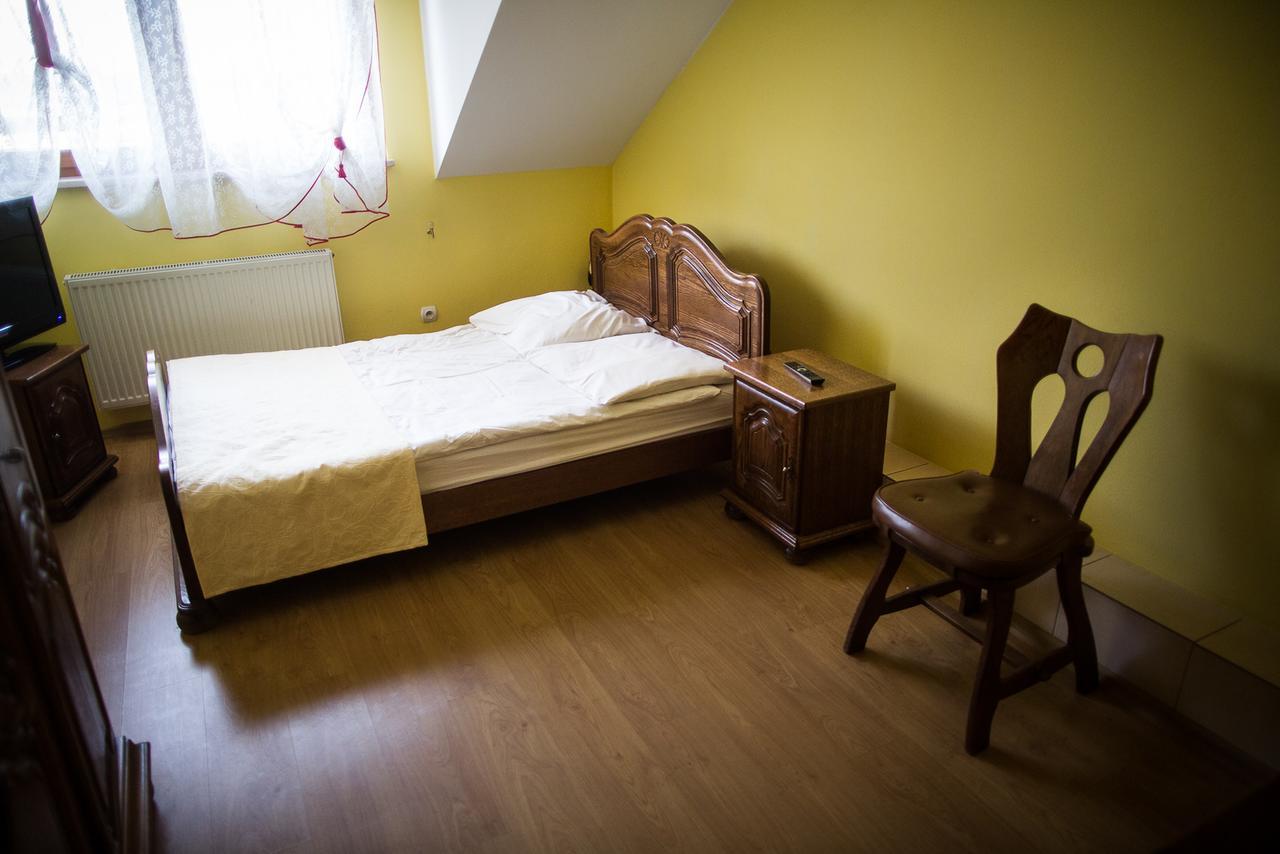 Zlota Roza Hotel Sedziszow Buitenkant foto